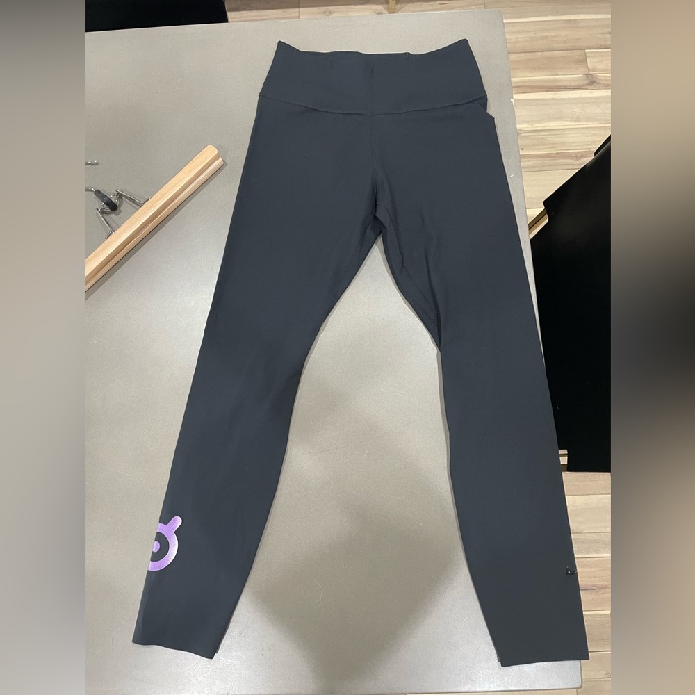 Black leggings